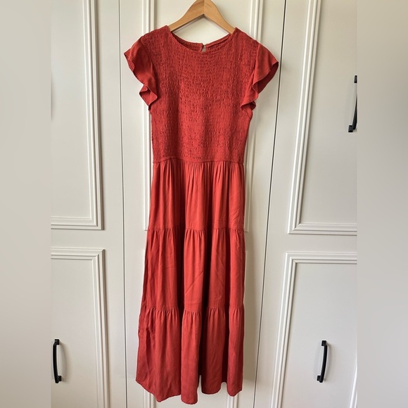 Dresses & Skirts - Zesica Smocked Bodice Flutter Sleeve Midi Dress Burnt Orange/Rust Size S